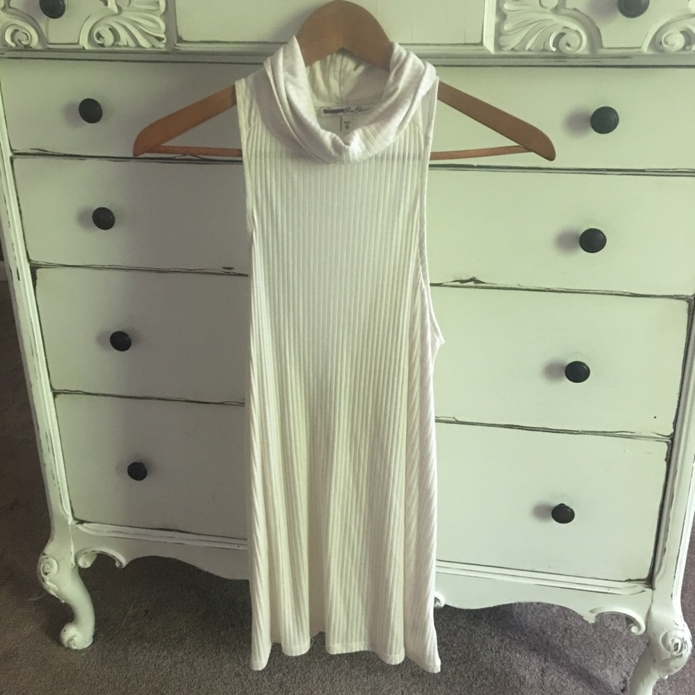 Express sleeveless turtle neck